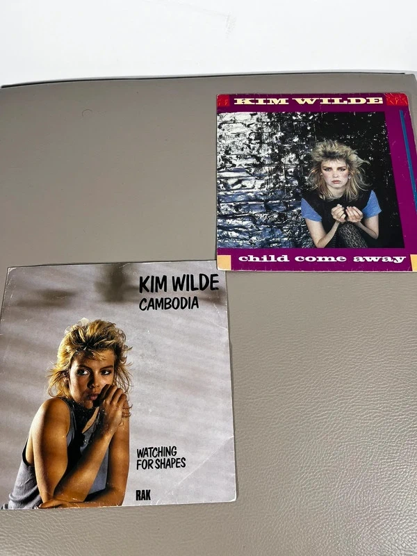Lot de 2 vinyles 45 tours de Kim Wilde.