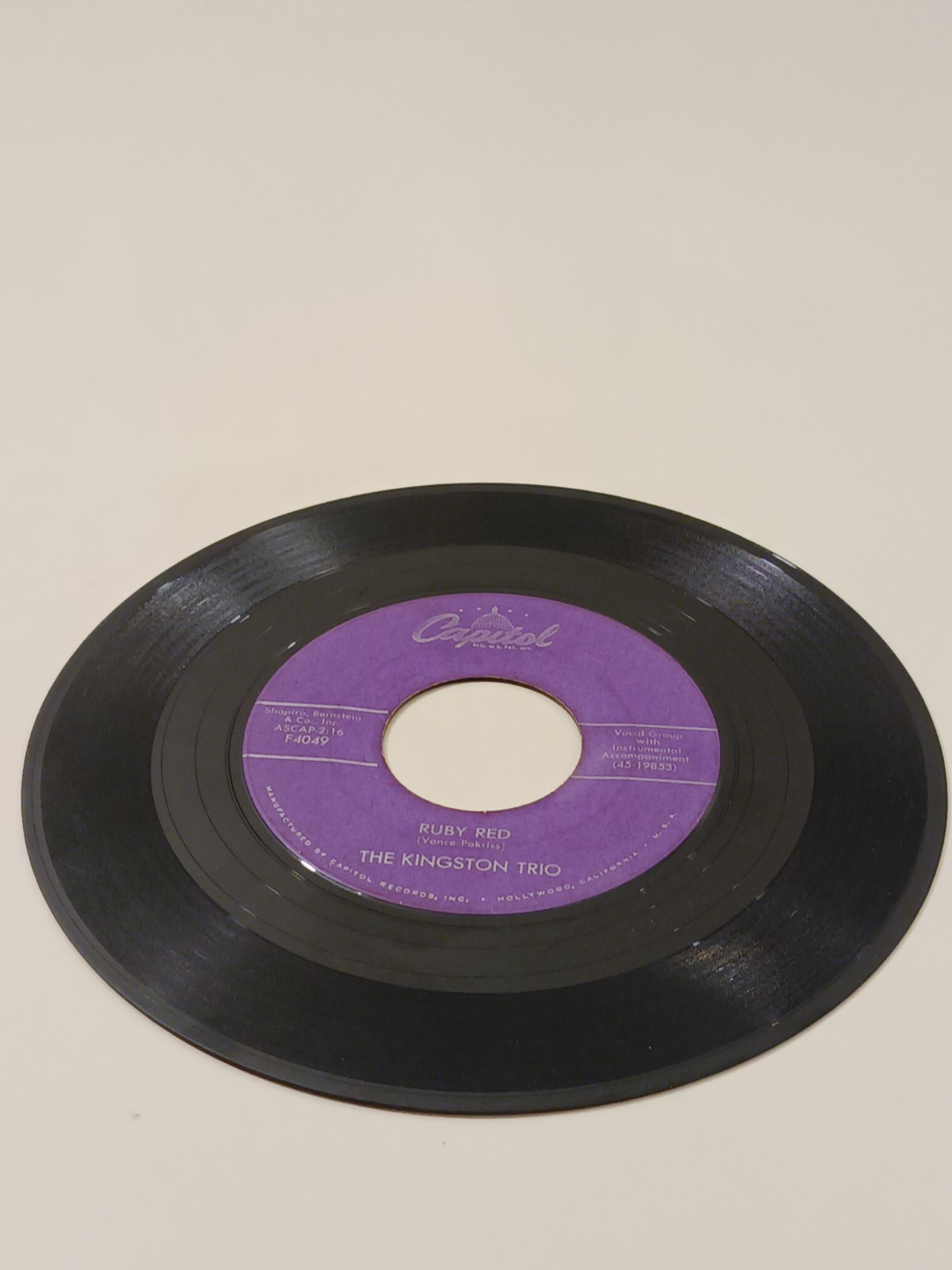 The Kingston Trio Ruby Red Tom Dooley Vinyl 45-19863 Capitol Vintage
