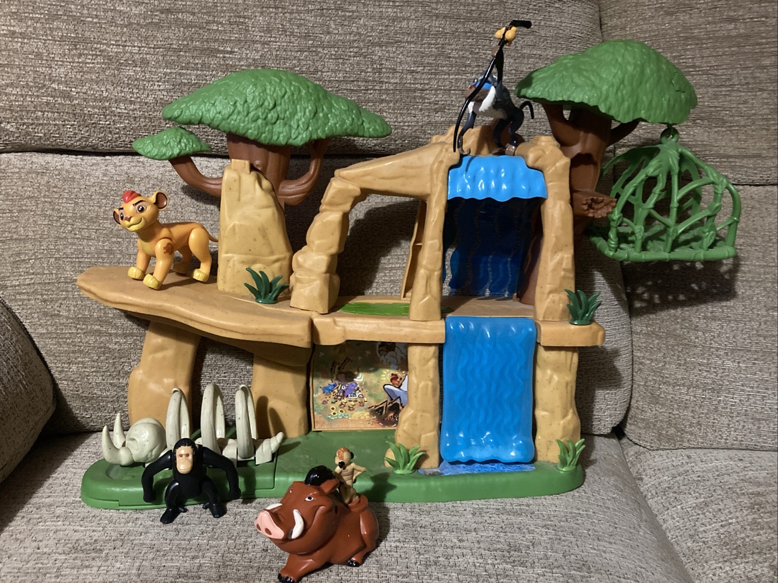 Disney The Lion Guard Defend The Pride Lands Play Set Bundle