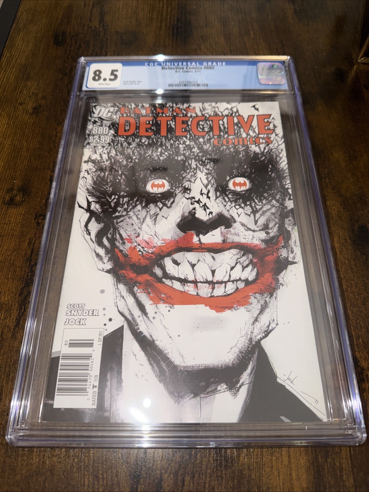 Detective Comics #880 - CGC 8.5 - Newsstand Variant - Batman - Jock Cover - 2011