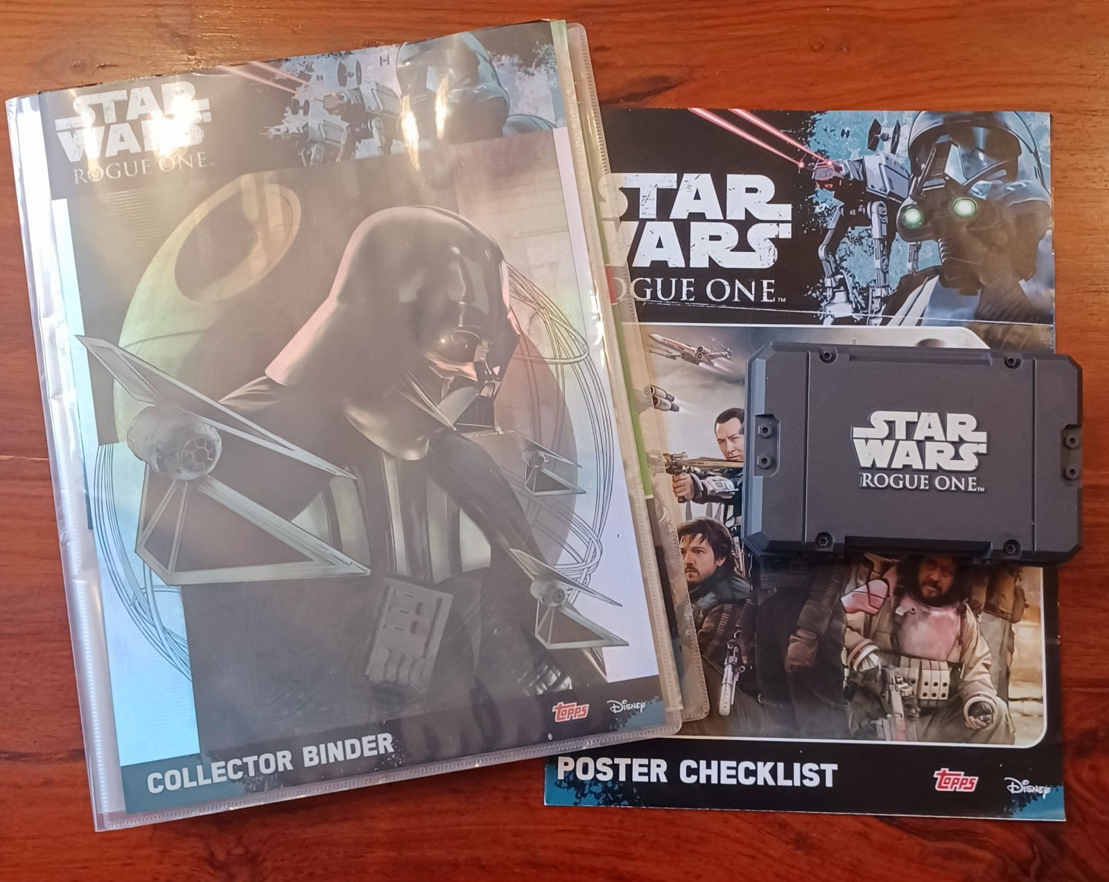 Topps Star Wars Rogue One Binder 186 Cards + 3 LE Cards,Collector Case + Poster
