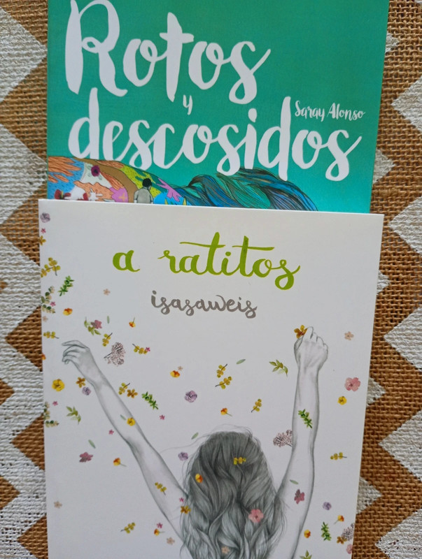 Dos libritos de poesía. A ratitos de Isasaweis yRotos descosidos de