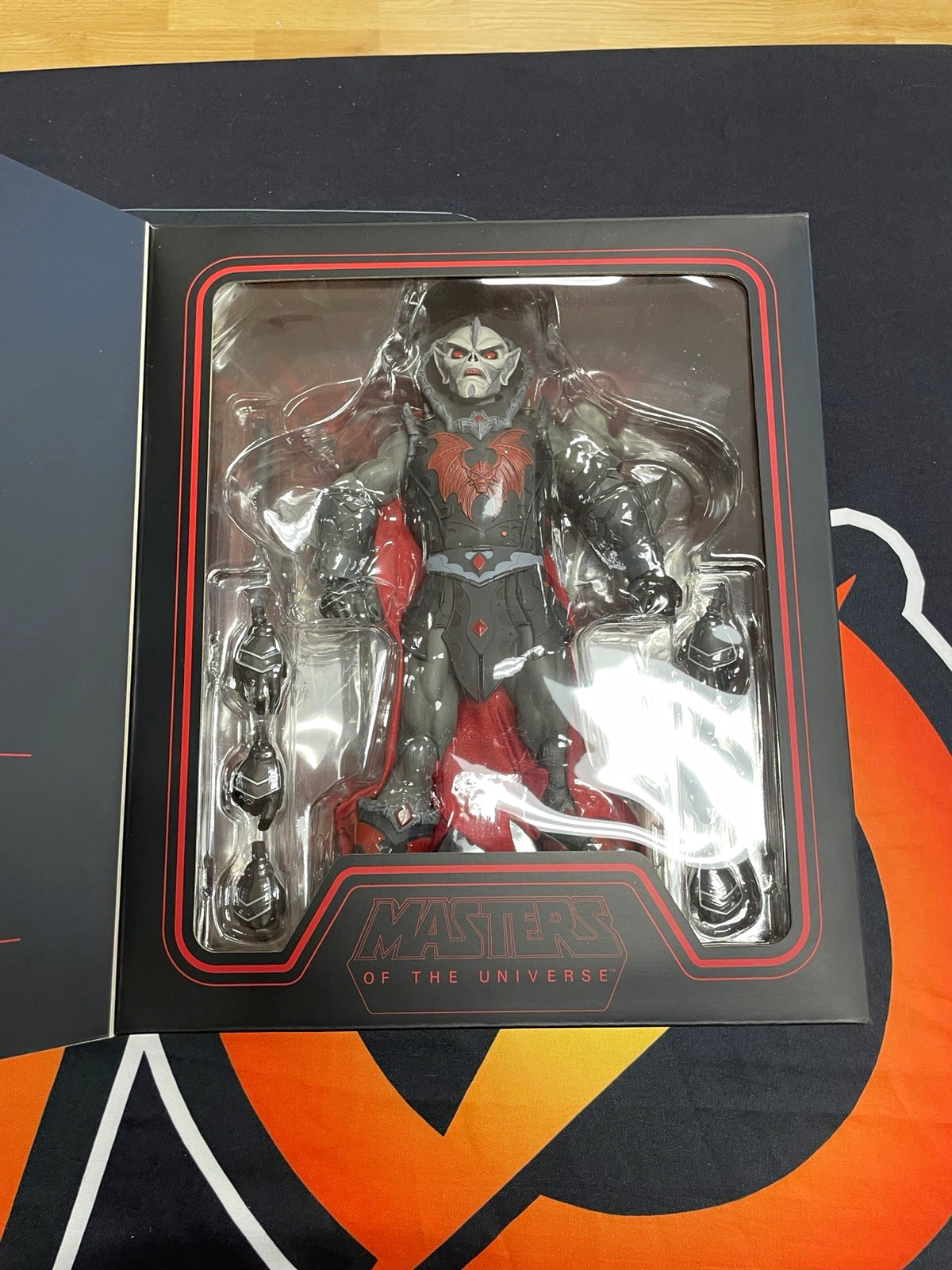 Modellino MONDO Masters of the Universe Hordak Leader of the Evil Orda in scatola