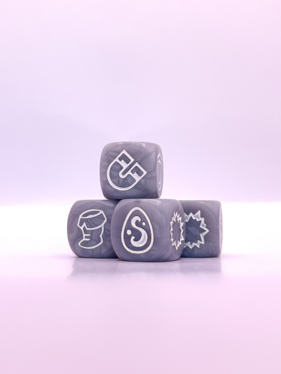 Set ufficiale di 4 dadi grigio chiaro [Krosmaster Arena]