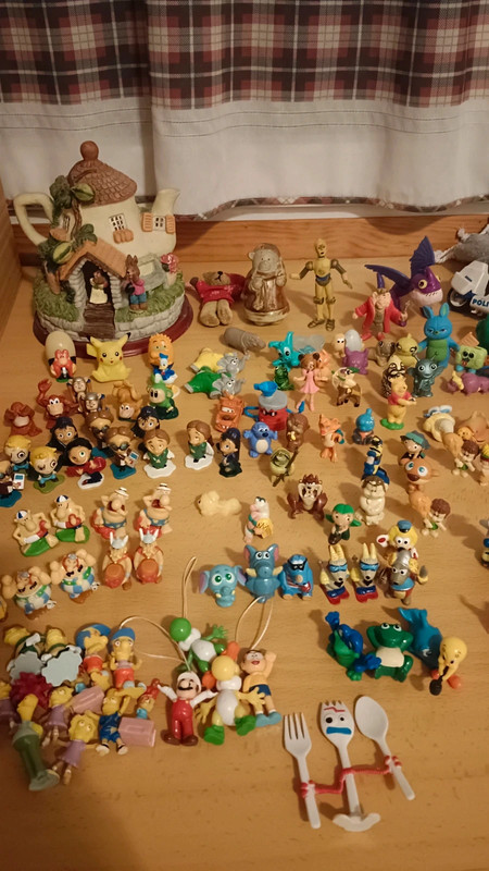 Muñequitos de huevos de chocolate