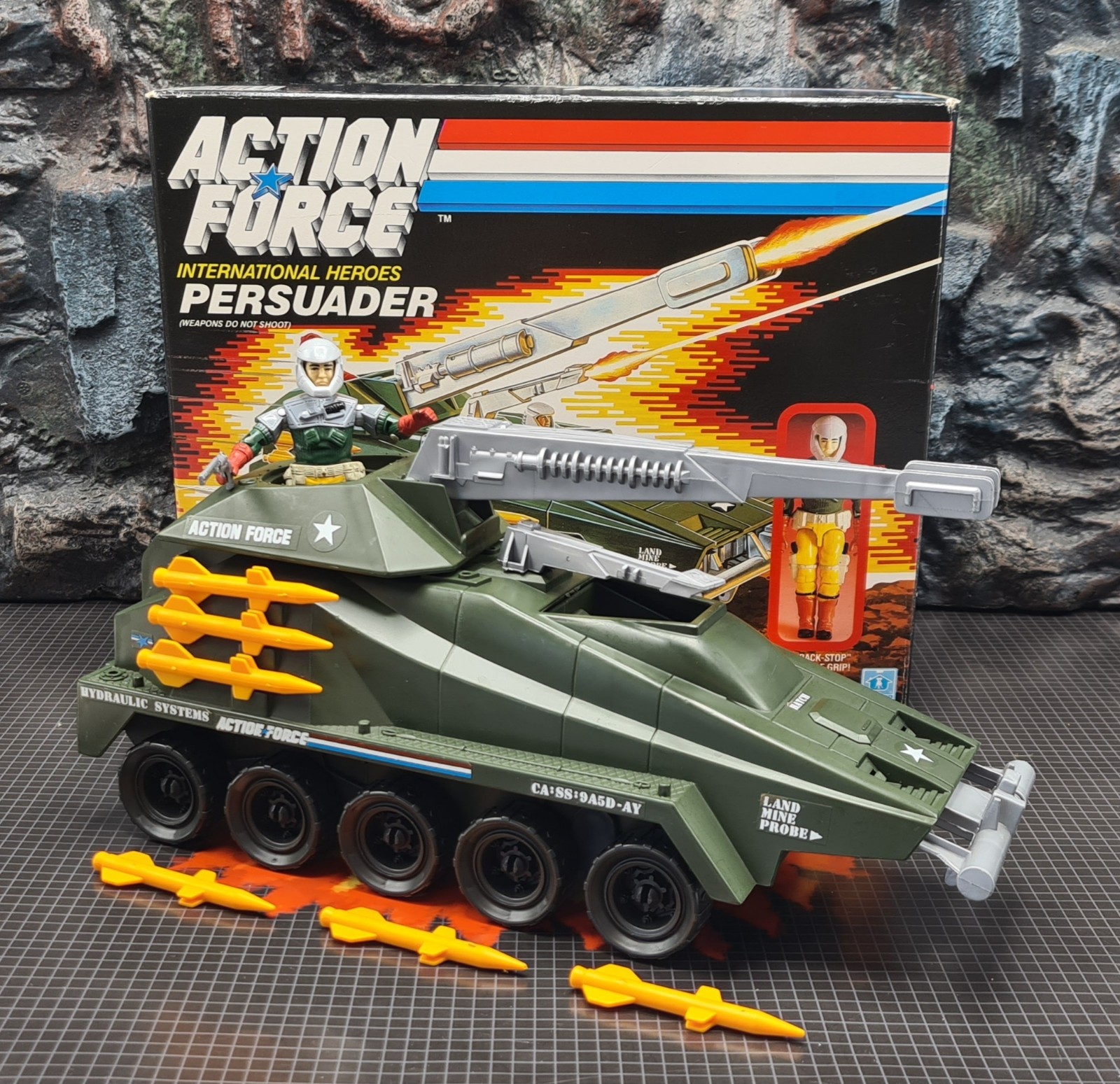 Vintage GI Joe Action Force Persuader Vehicle Backstop 1987 scatola completa Hasbro