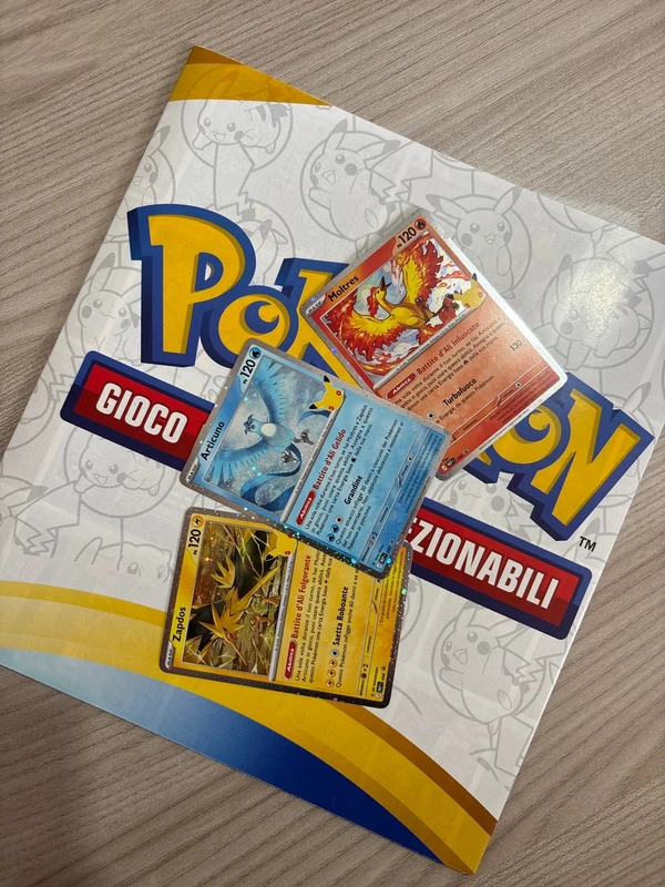 Poster con carte promozionali Pokemon
