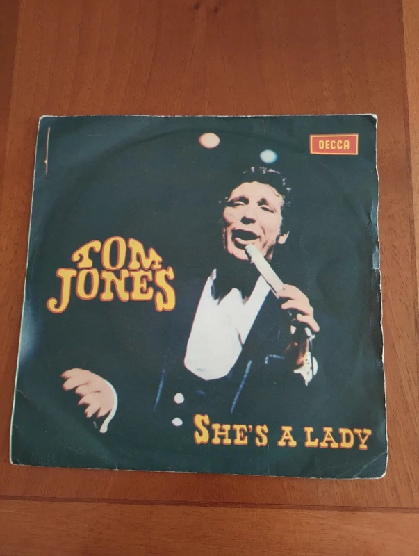 Tom Jones She's a lady 45 giri