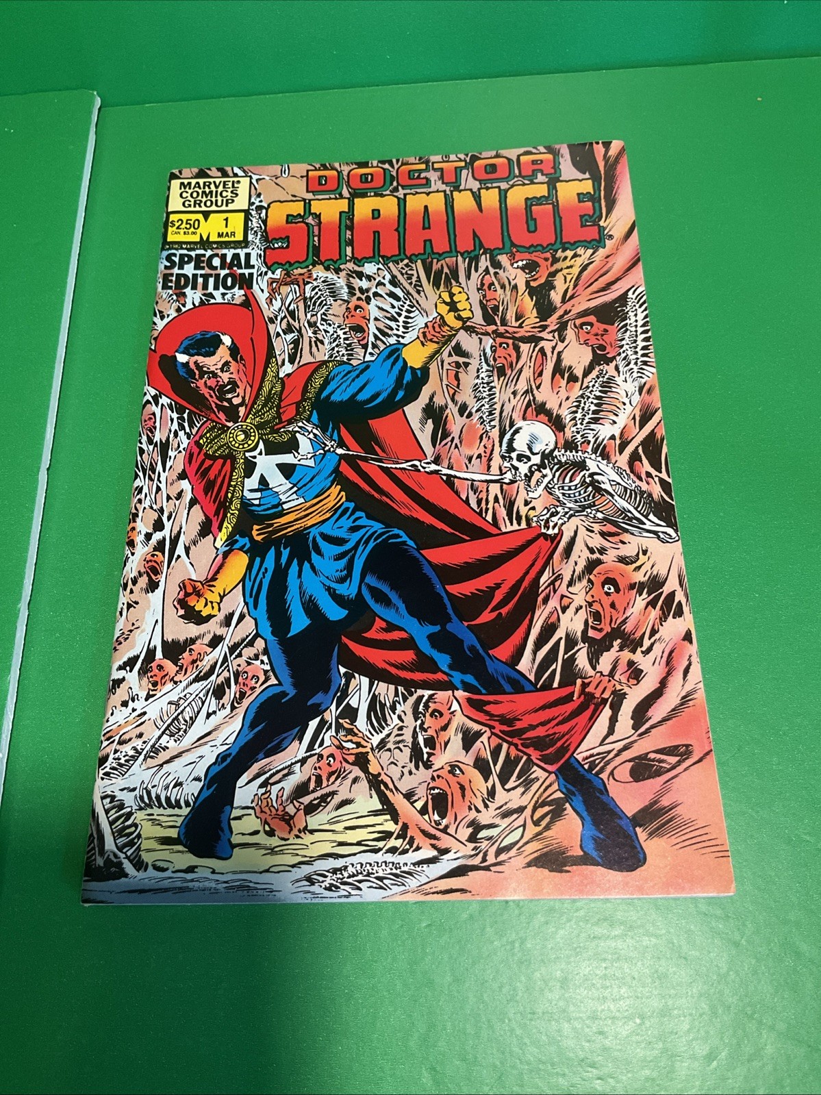 DOCTOR STRANGE: Edizione Speciale #1 1982 Fumetto Marvel Vintage
