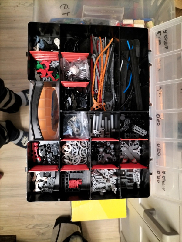Lotto ricambi lego Technic usati e nuovi.