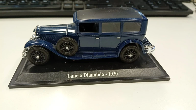 modellino Lancia Dilambda 1930  Norev