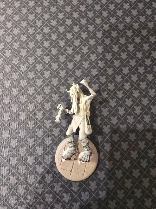 Figurine Khârn-Âges Shaman gouns