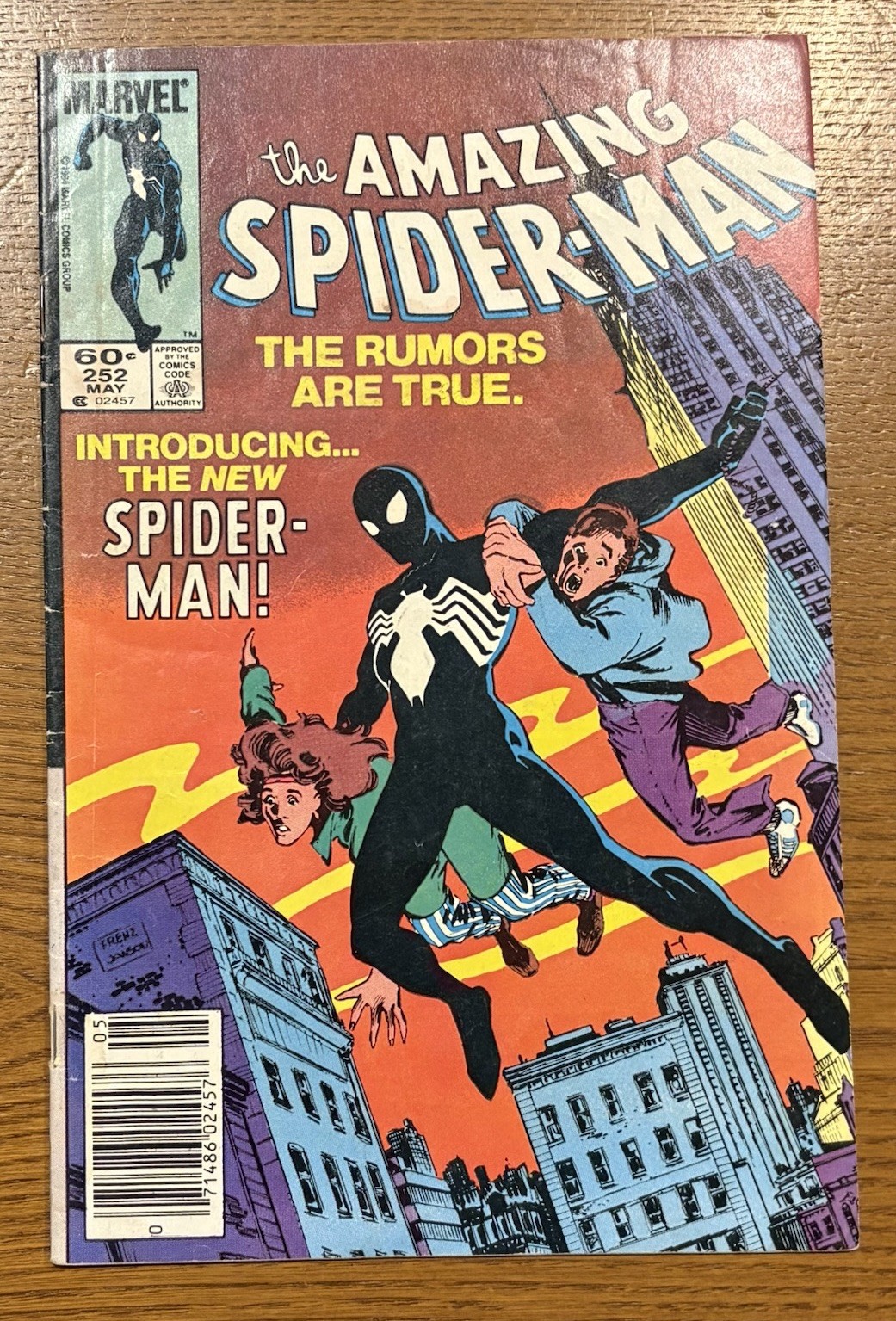 AMAZING SPIDER-MAN #252 - 1st BLACK SUIT - Newsstand - 1984