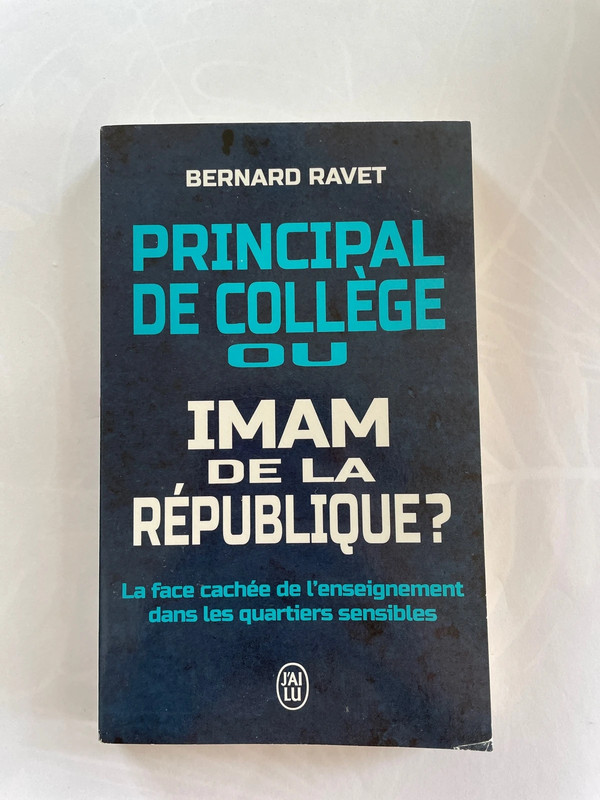 Principal de collège ou Iman de la république ?