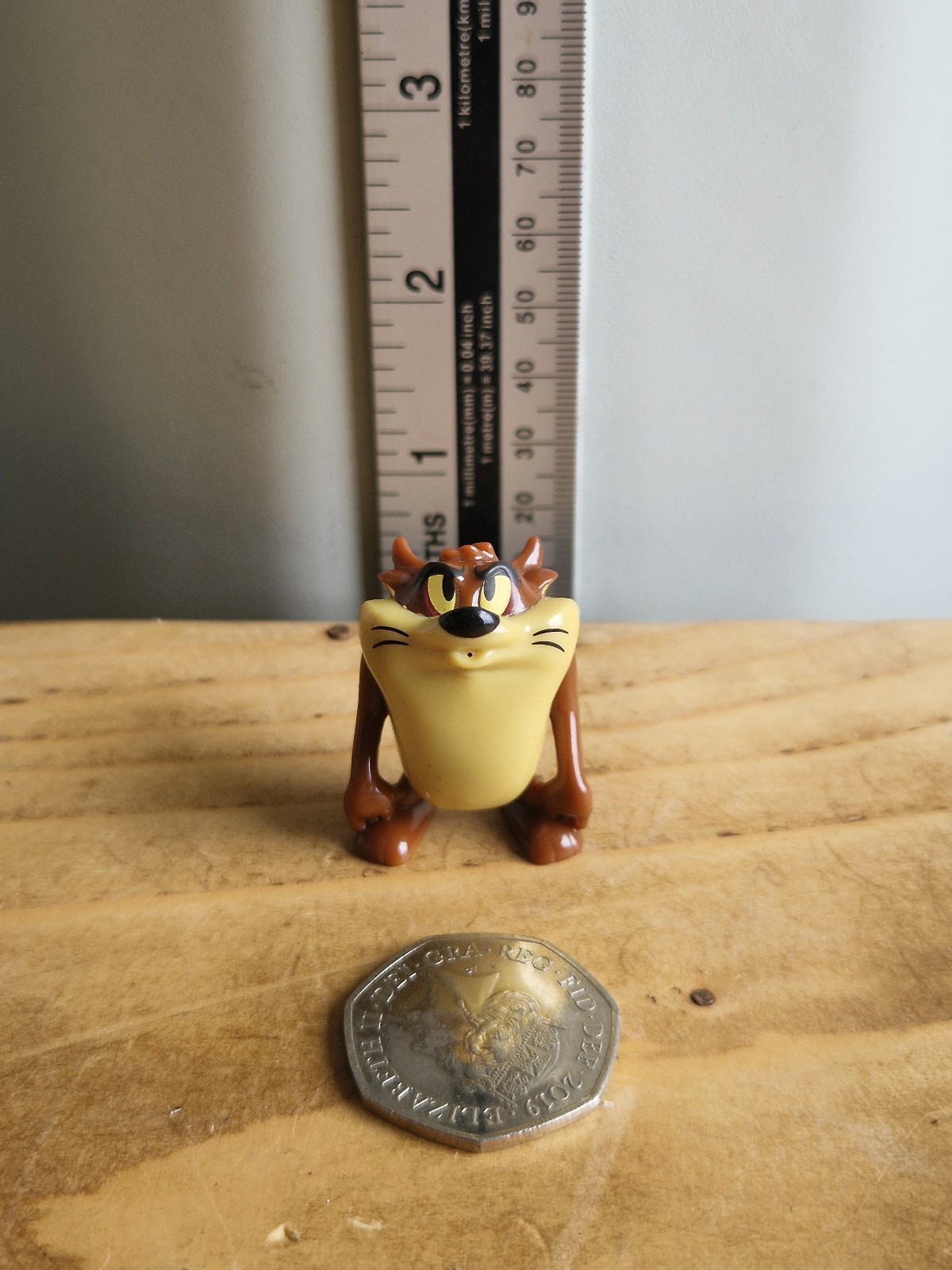 Mini personaggio giocattolo vintage raro TAZ diavolo della Tasmania pistola ad acqua da collezione