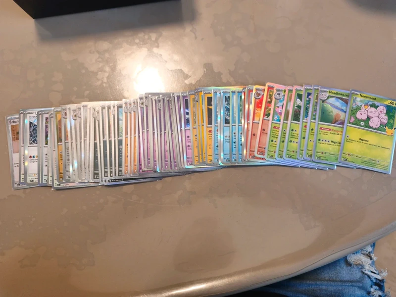 Lot 46 Holo diferente