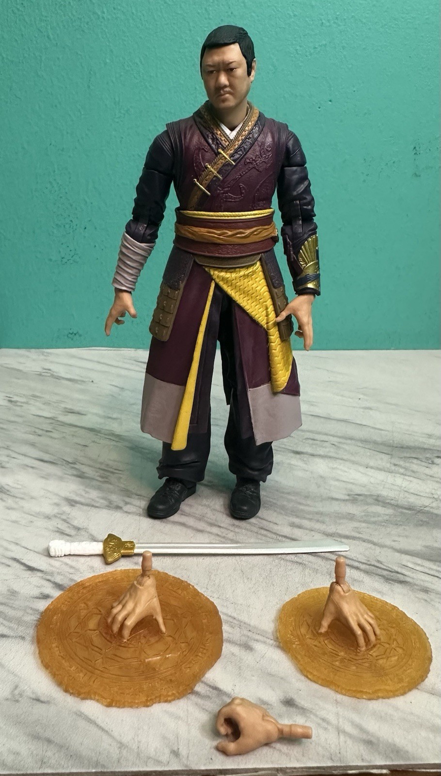 Modellino completo Hasbro Marvel Legends Rintrah BAF Series Wong 6" 2022