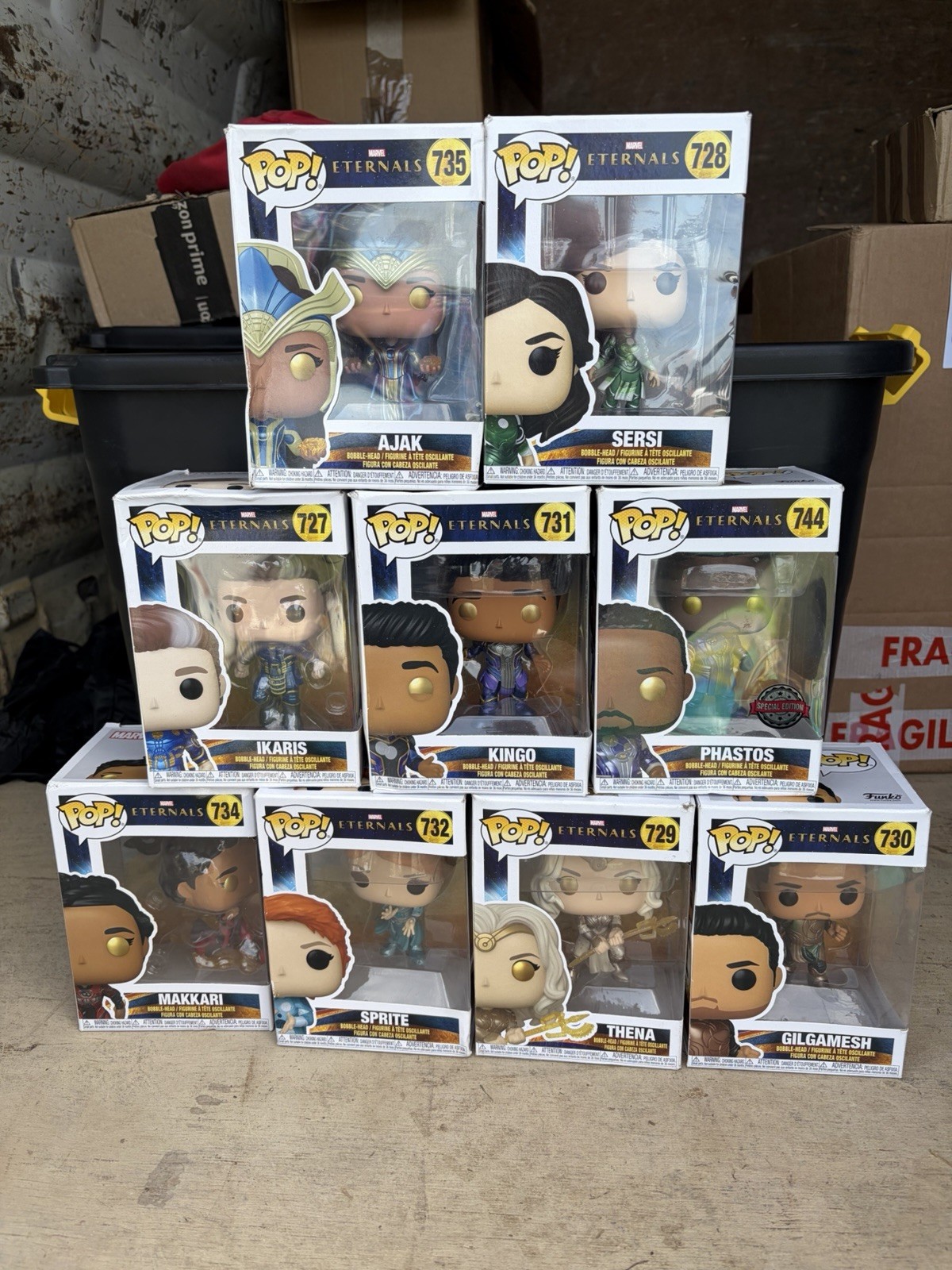 Il set completo di Marvel Eternals Funko pops x9 scatole sono danneggiate