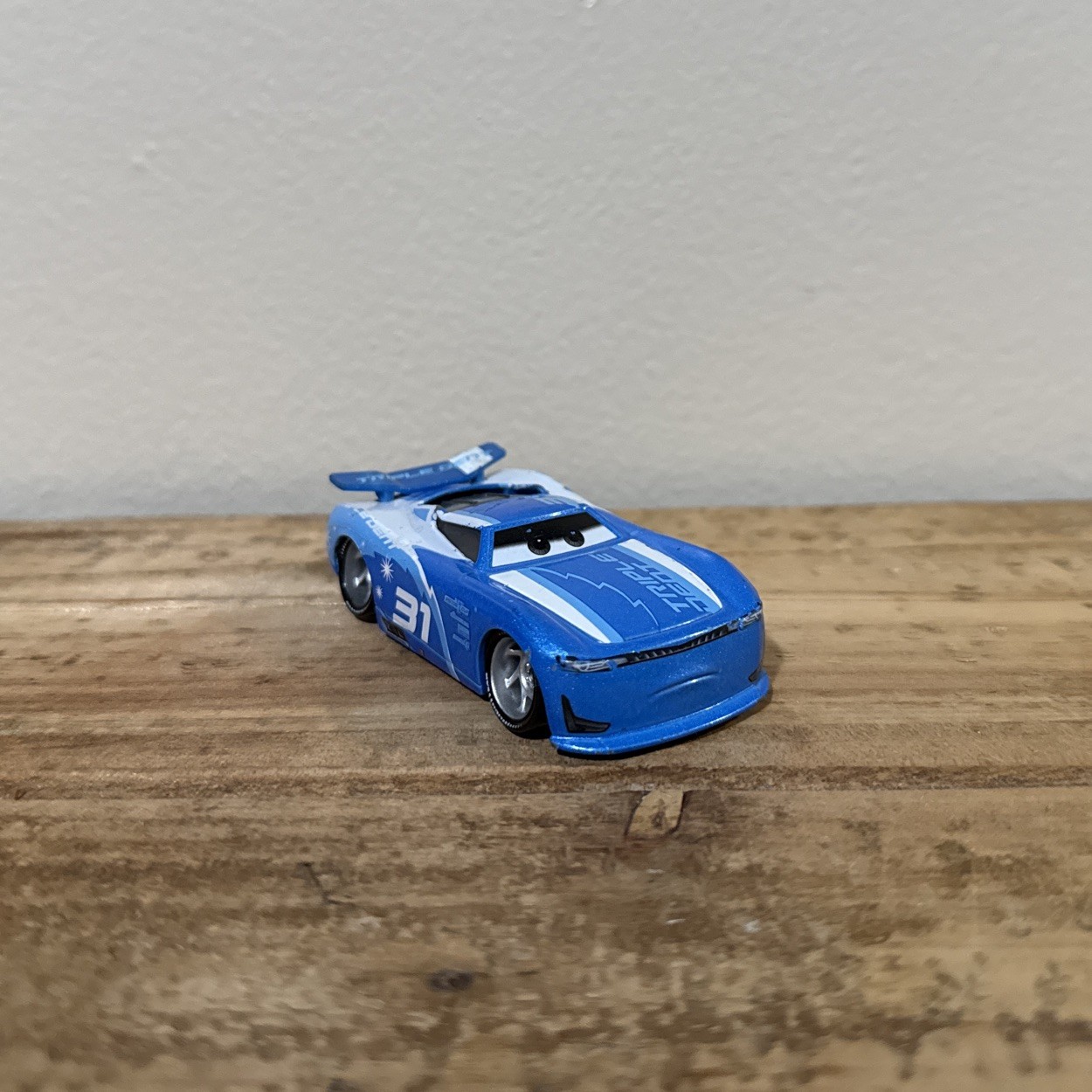 Mattel Disney Pixar Cars 3 Cam Spinner #31 Triple Dent Vietnam 2