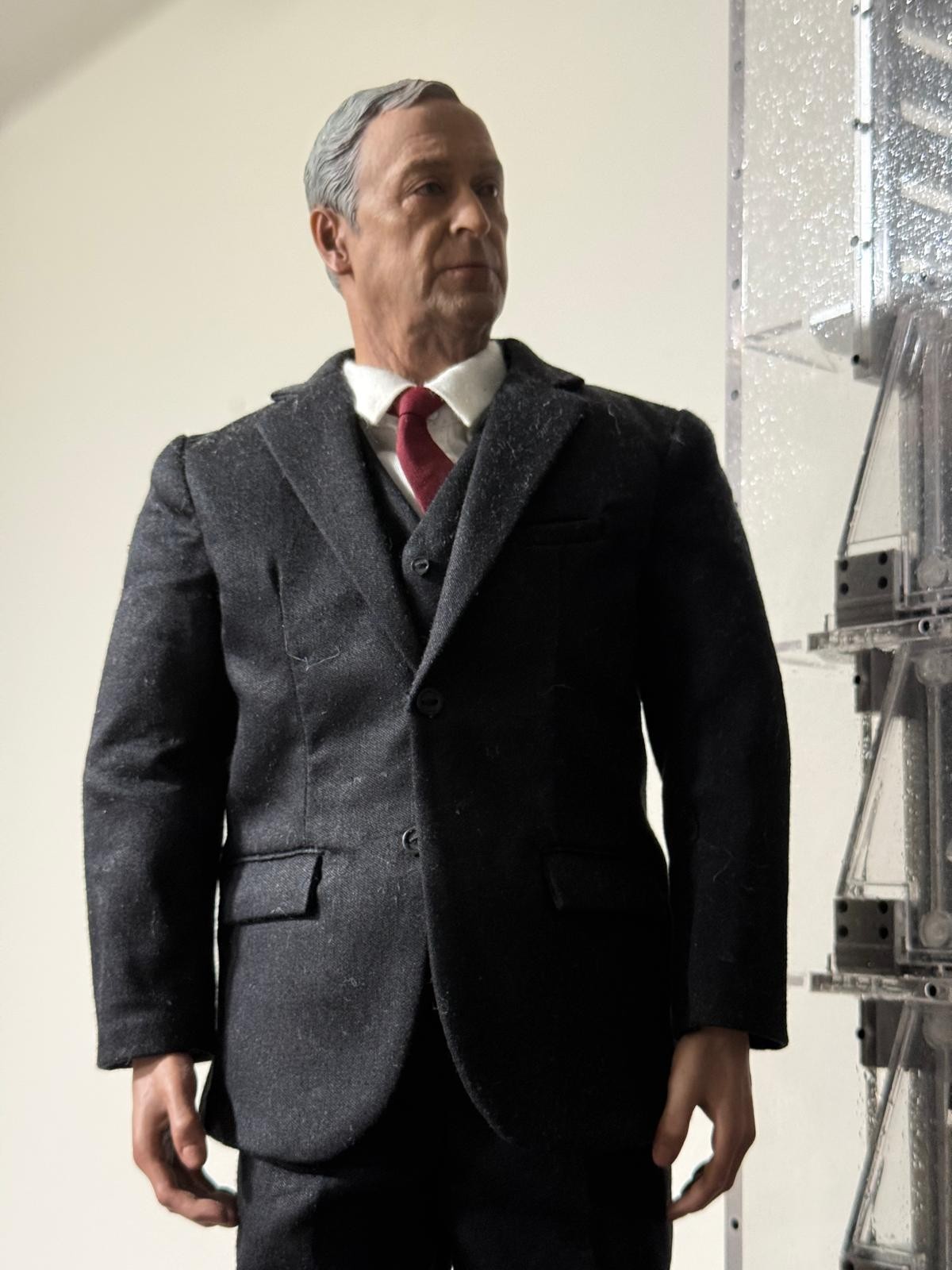 Hot Toys Alfred Pennyworth The Dark Knight