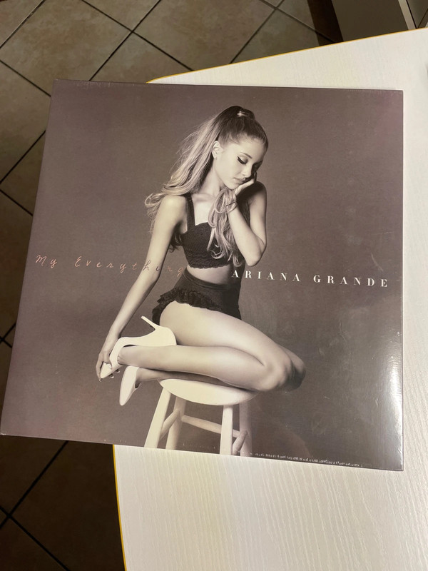 vinile dell’album “my everything” di ariana grande