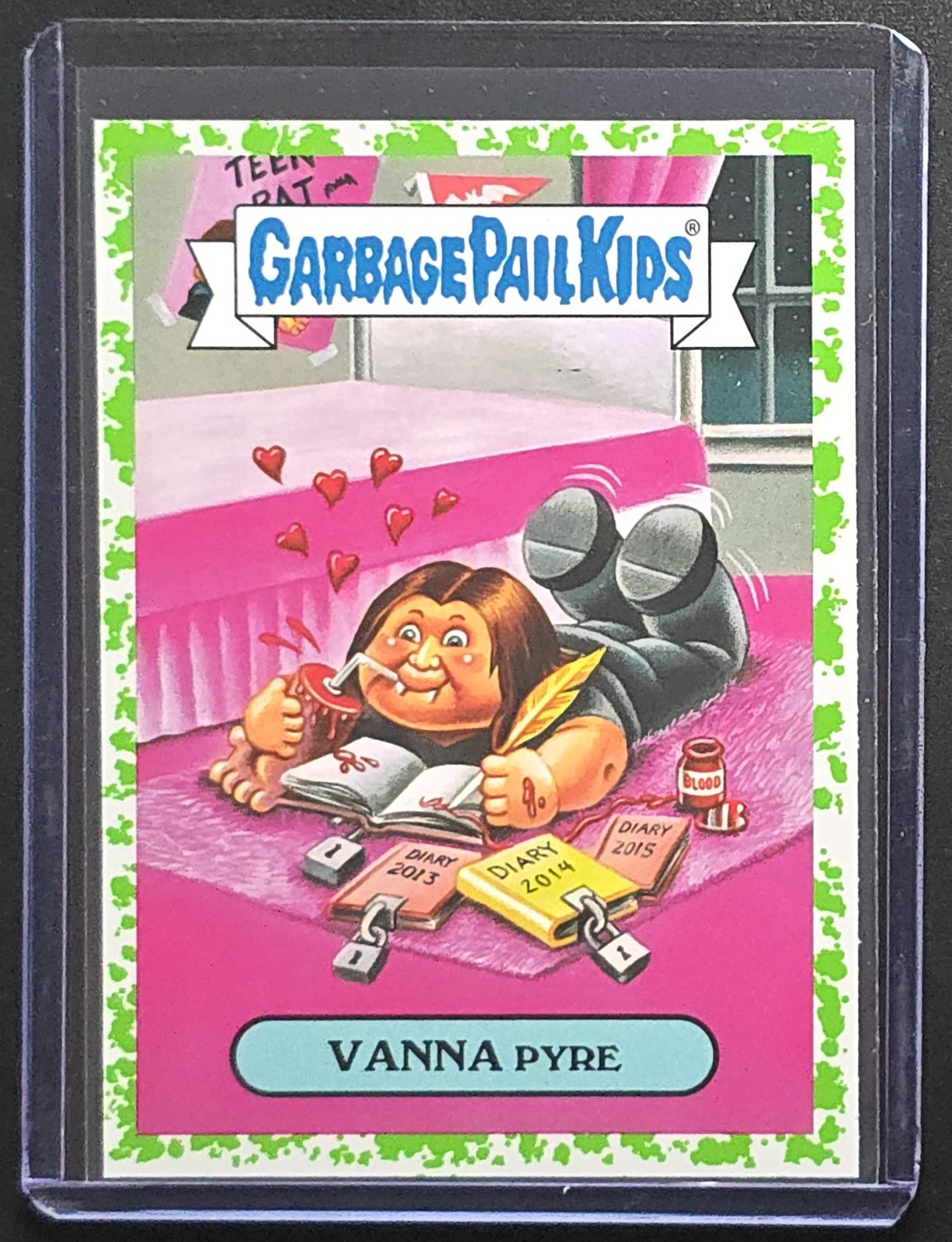 2016 Garbage Pail Kids Horror TV Series Vanna Pyre 2a - Green