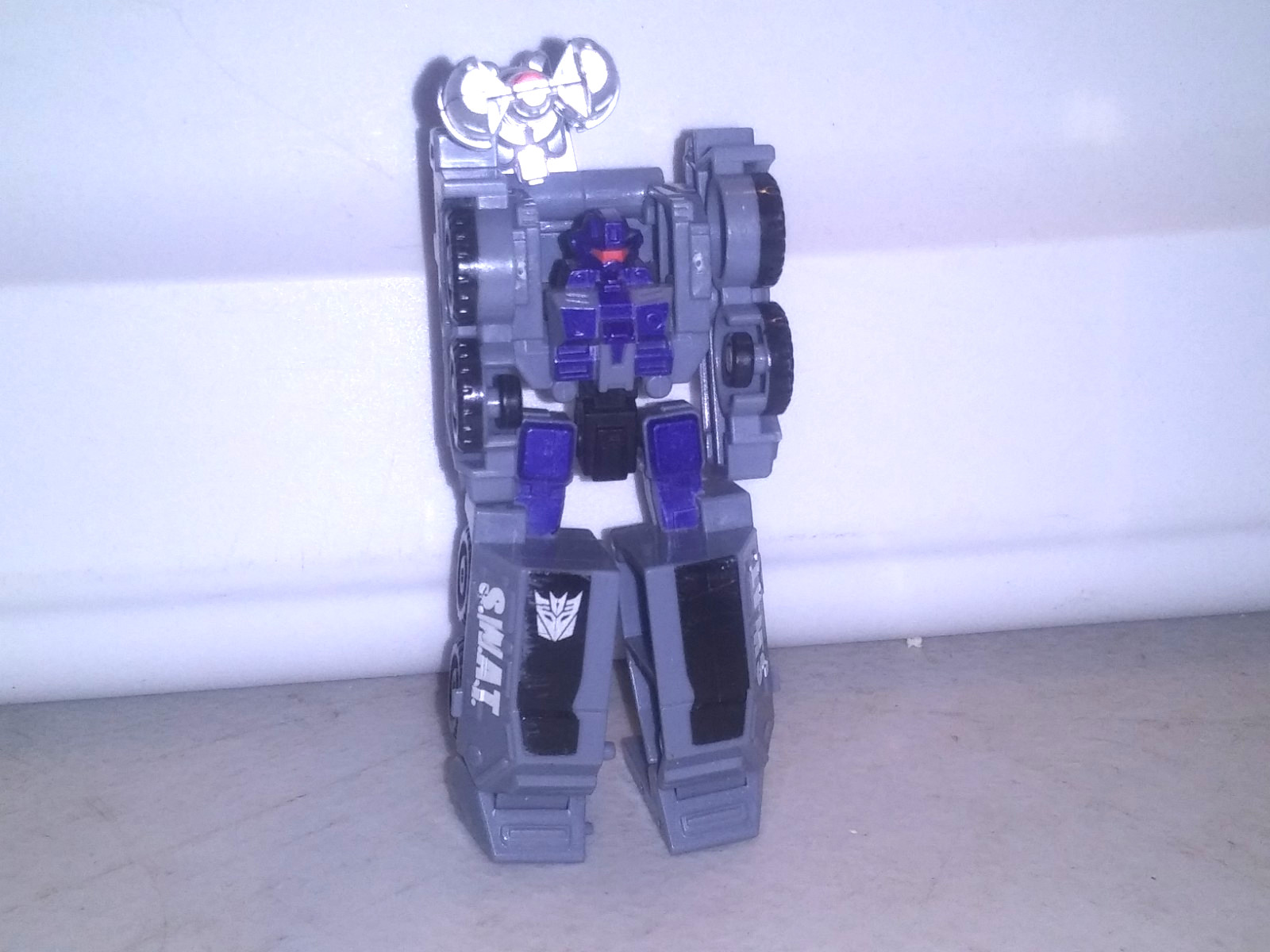 Hasbro Transformers Universe Classics 2.0 Legends Onslaught Decepticon Cybertron
