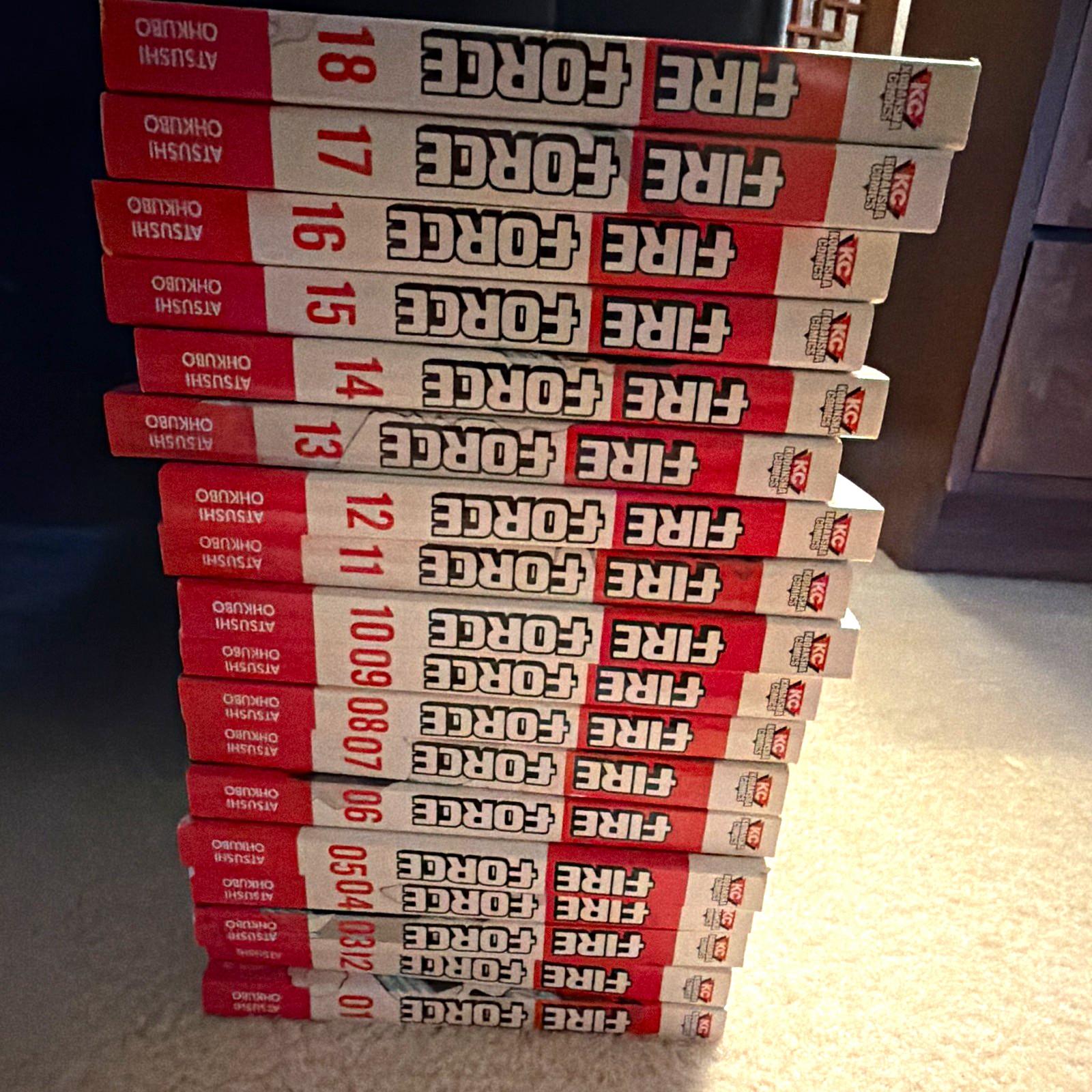 Lotto Manga Fire Force Vol. Copertina flessibile commerciale inglese 1-18 di Atsushi Ohkubo