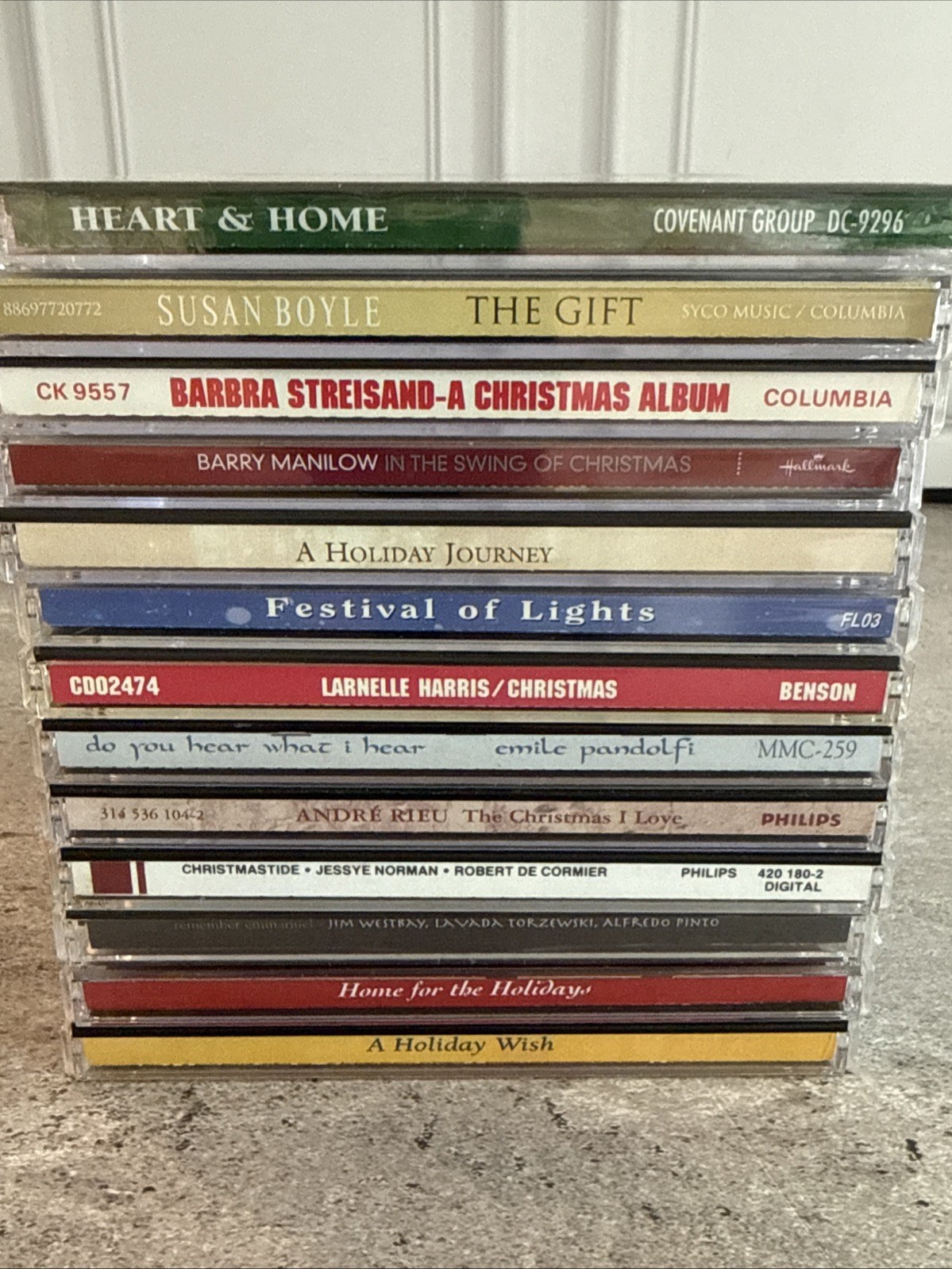LOT OF 13 CHRISTMAS CDs Manilow Streisand Boyle Instrumental & More Some New