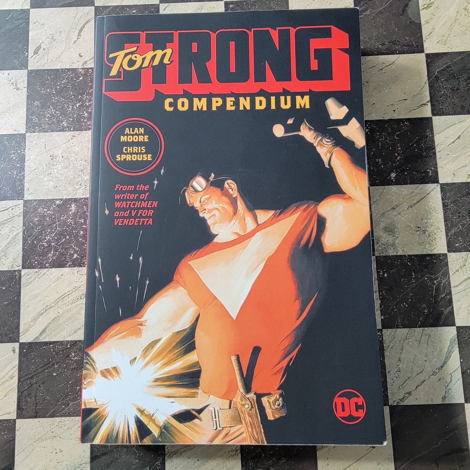 Tom Strong Compendium (DC Comics luglio 2023) prima stampa