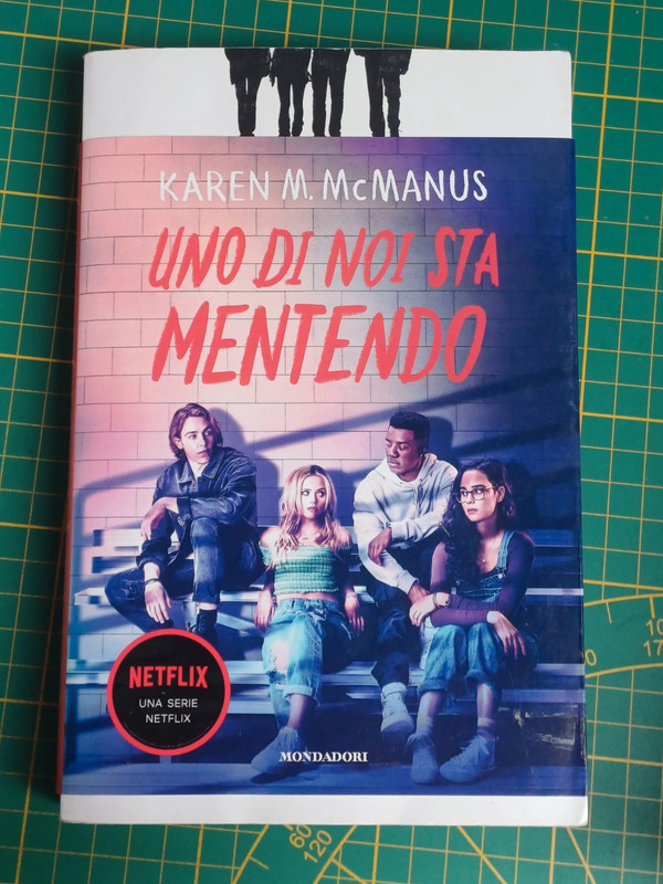 Uno di noi sta mentendo