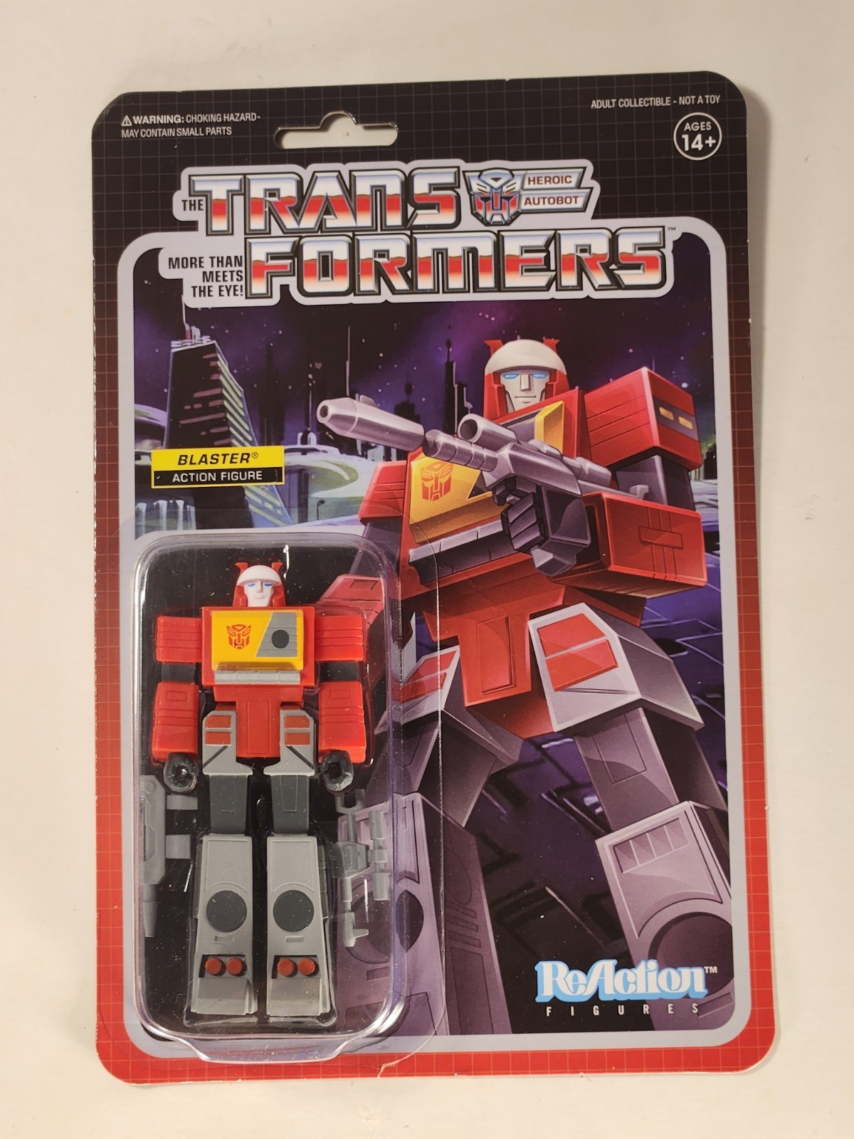 Blaster ReAction Figure -  Transformers - Hasbro - 2020