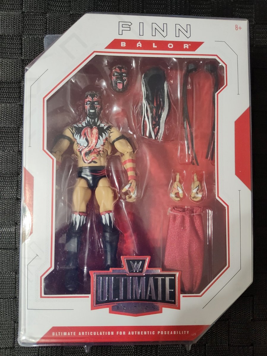Finn Balor Demon WWE Ultimate Edition Figure Series 3 con custodia Defender