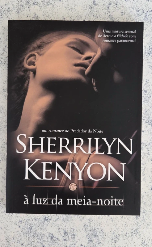 À Luz da Meia Noite de Sherrilyn Kenyon