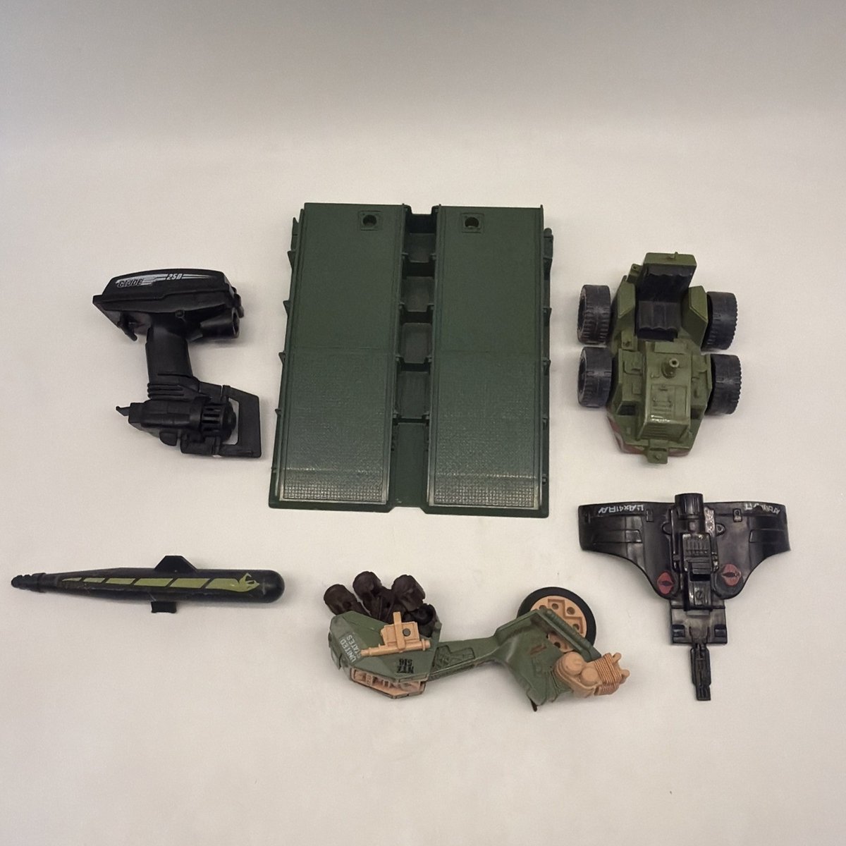 Lotto ricambi auto giocattolo vintage Gi Joe incompleti da collezione! Così com'è!
