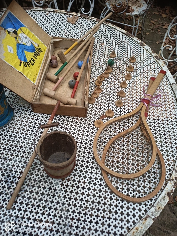 Lot de jouets en bois antiquité croqiet