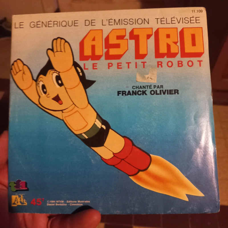 45 t Astro le petit robot