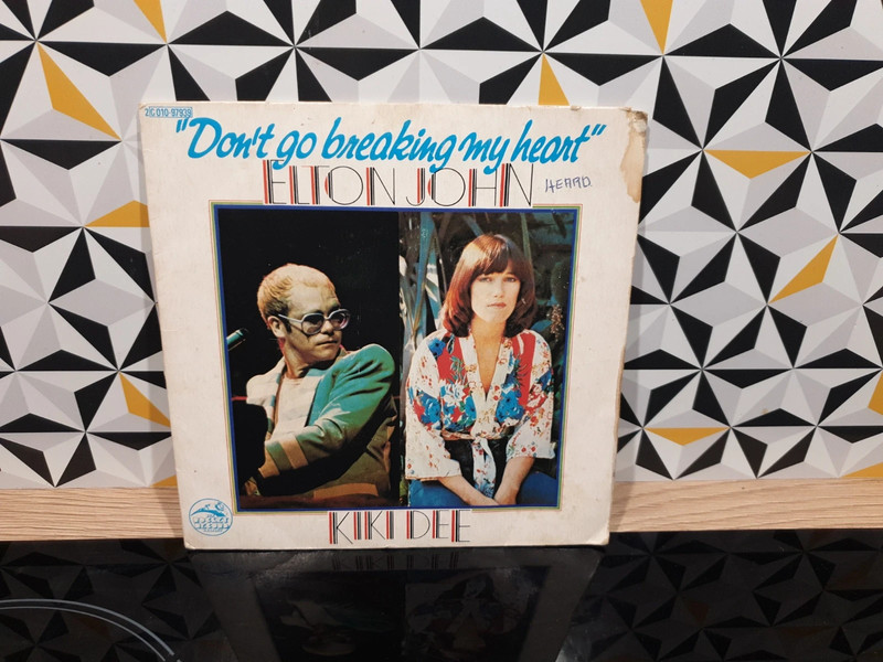 Vinyle 45T Elton John et Kiki Dee - Dont go breaking my heart - Pathé marconi C010-97939