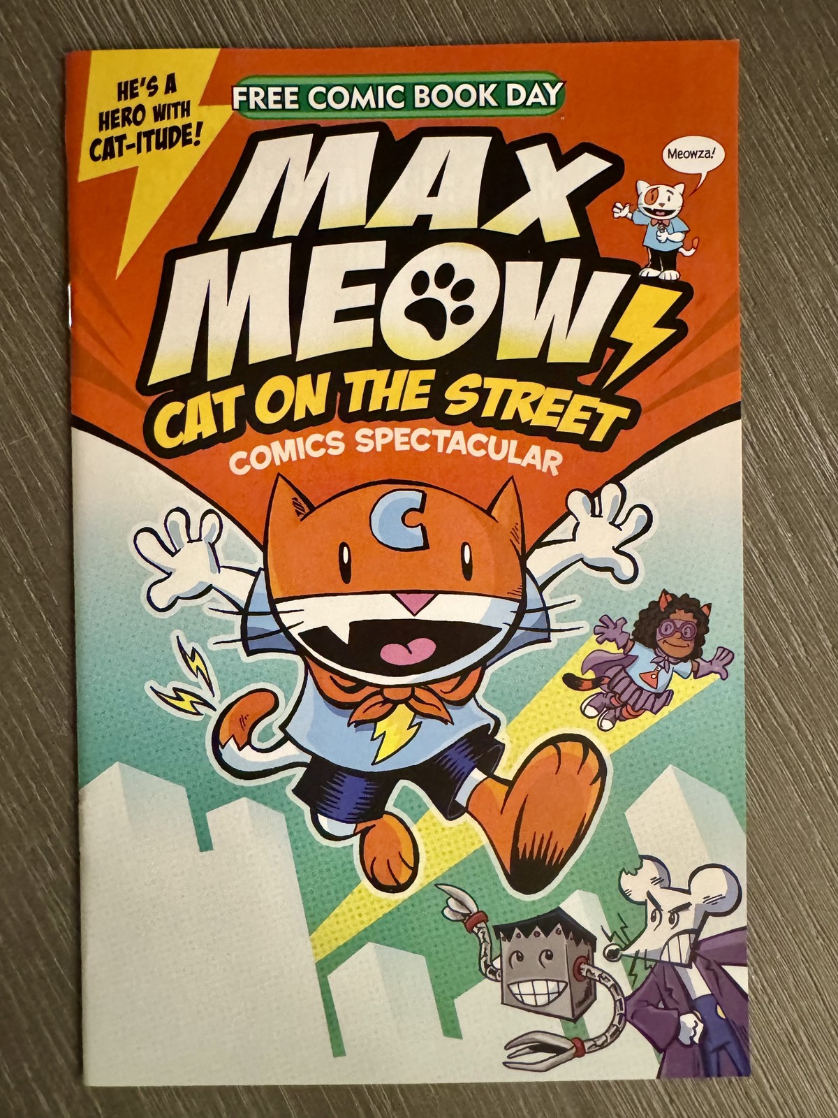 Grafica Free Comic Book Day Max Meow Cat On The Street RH