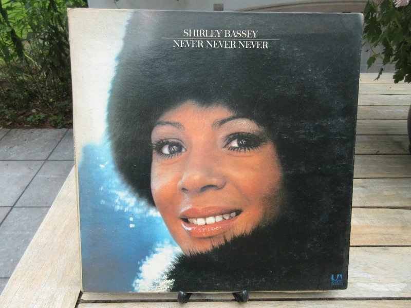 LP Shirley Bassey, 1973, Never never never