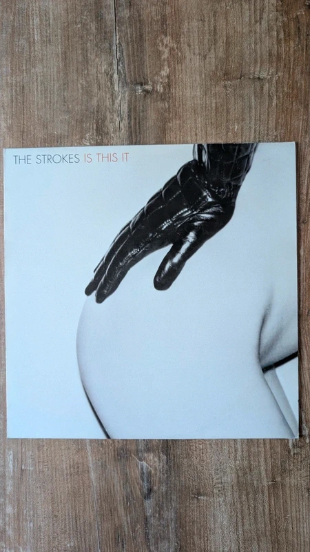 Vinyle 33T The Strokes – Is This It (Album Original - Pressage Origine Europe / Pochette UK/Europe)