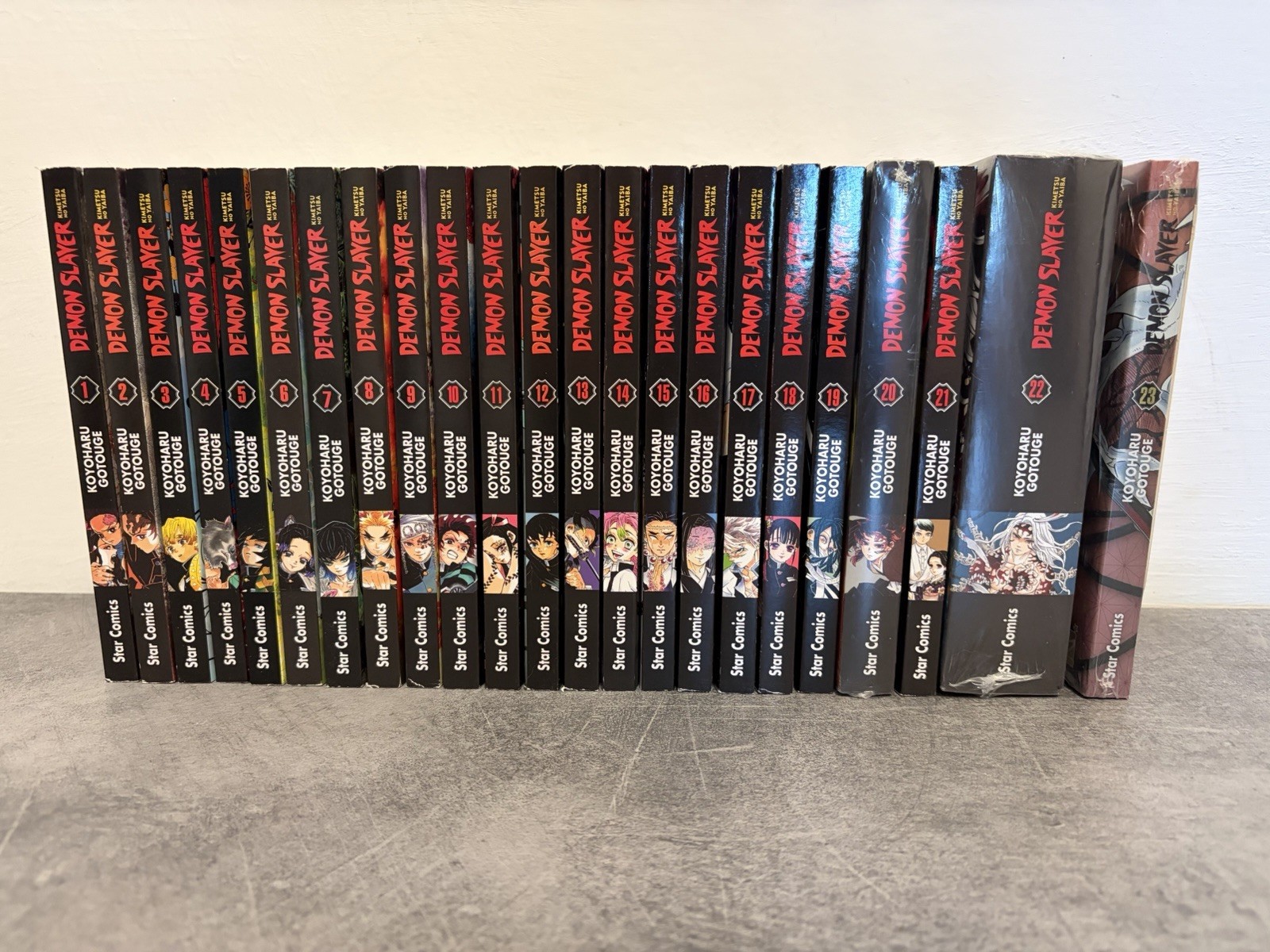 Star Comics Demon Slayer Kimetsu no Yaiba lotto manga 1-23 ed. lim.