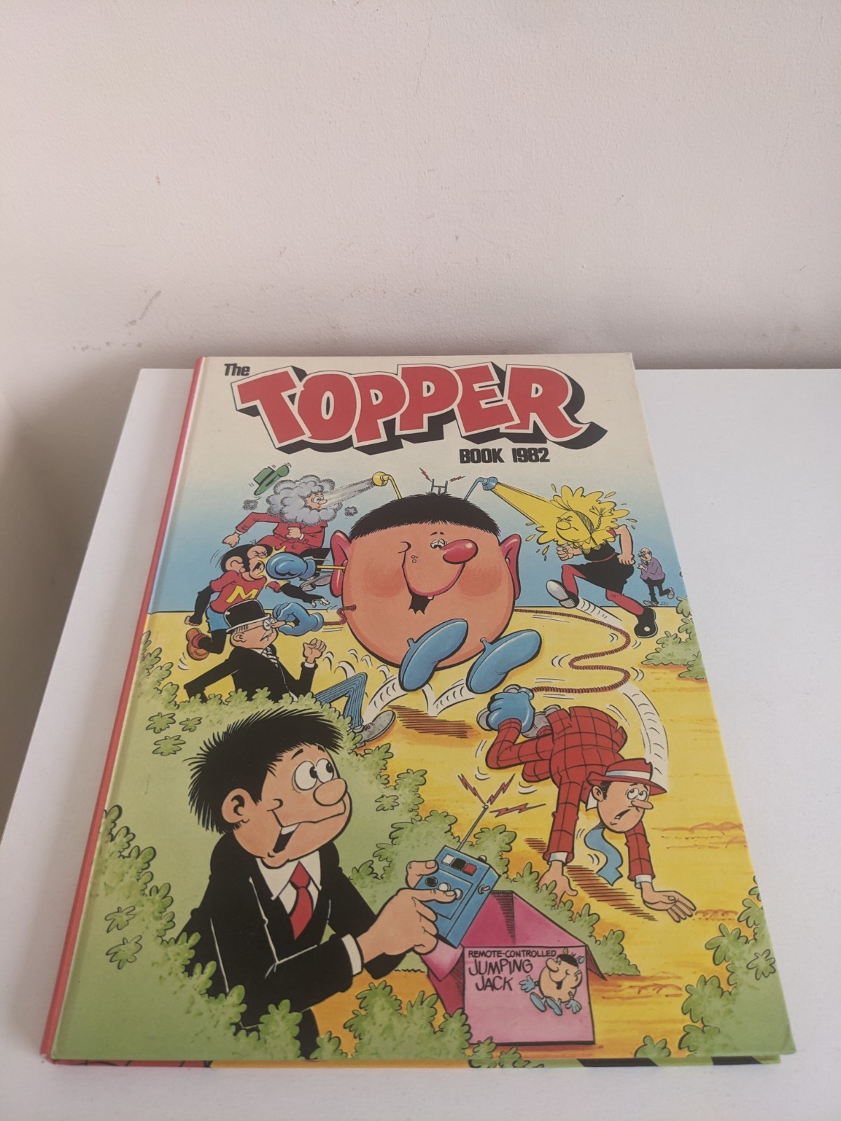 The Topper Annual 1982 Unclipped Great Condition Beryl the Peril & Others
