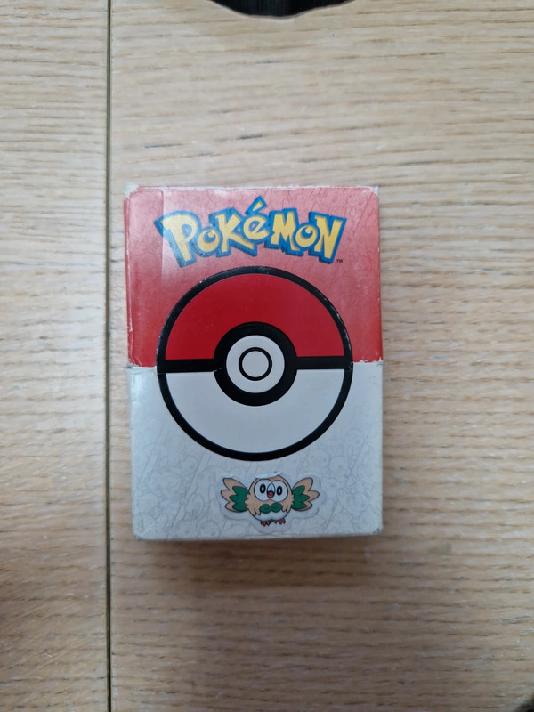 Mazzo/lotto 40 carte Pokémon + Box Pokéball (2021)