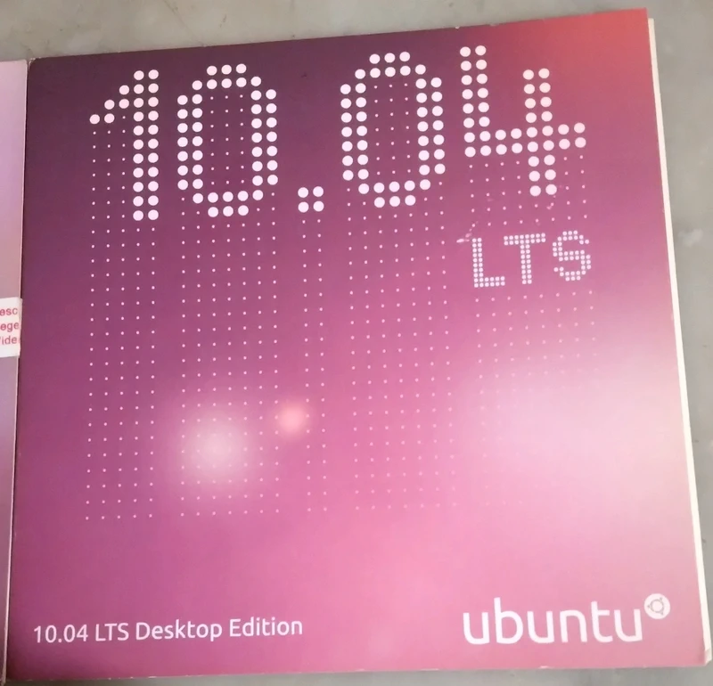 DVD Ubuntu 10.04 LTS originale e Nuovo.