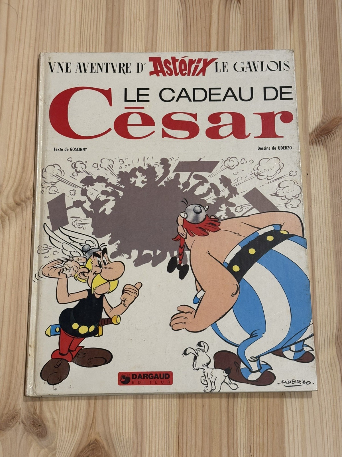 Asterix le Cadeau de Cesar 1974 Hardback French Language First Edition 