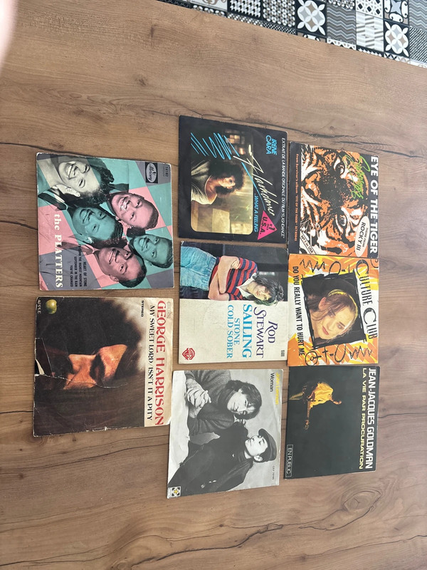 Lot de 7 vinyles 45 tours années 70/80 – Pop, Rock & Variété
