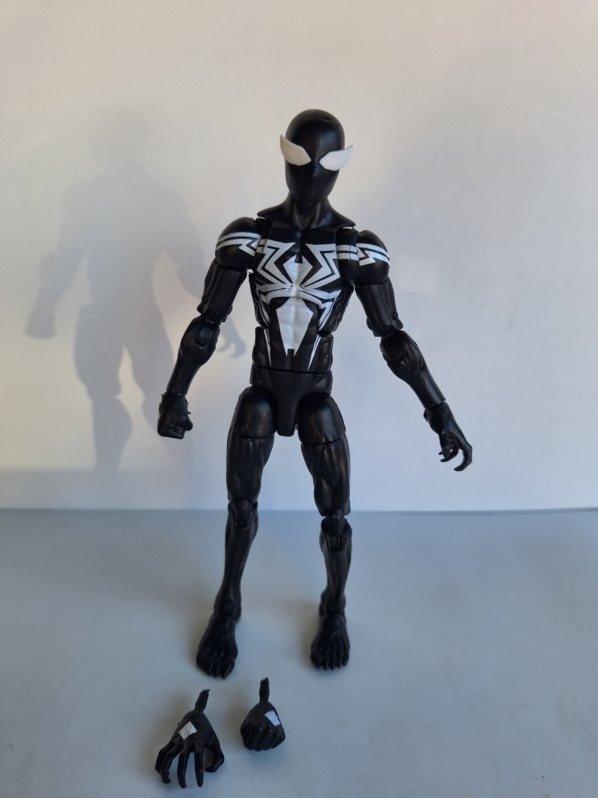 Marvel Legends Symboite Spiderman Kingpin BAF Wave tuta nera sciolta