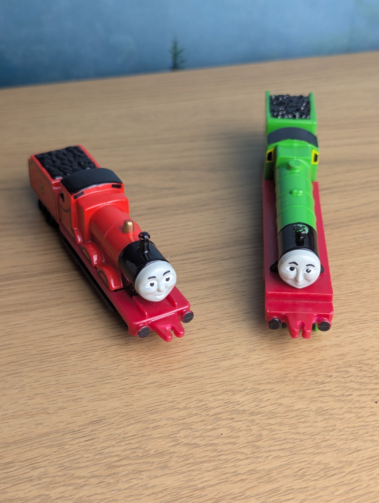 Thomas il carro armato motore prendi e gioca treni ERTL x2 Henry & James 