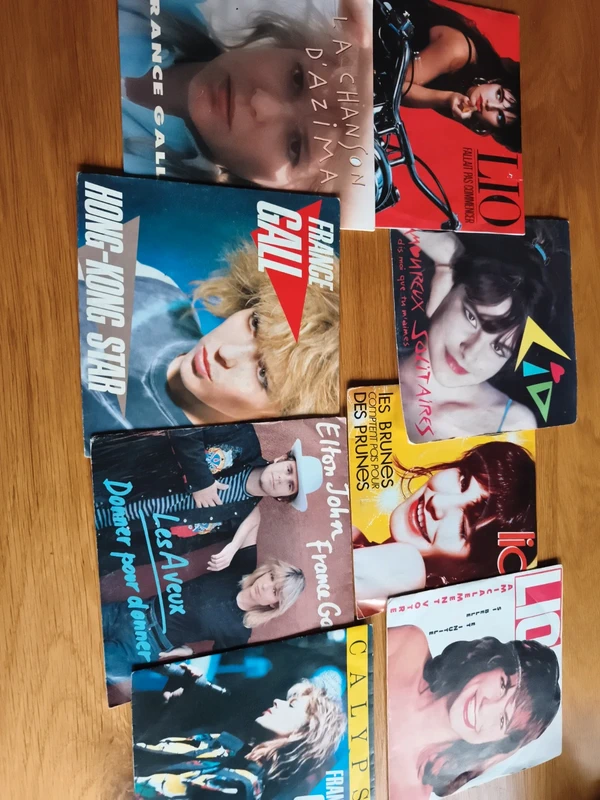Lot de huit 45 tours Lio et France Gall